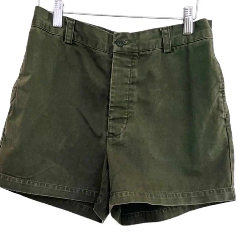 GAP olive green relaxed fit button fly shorts size 8.